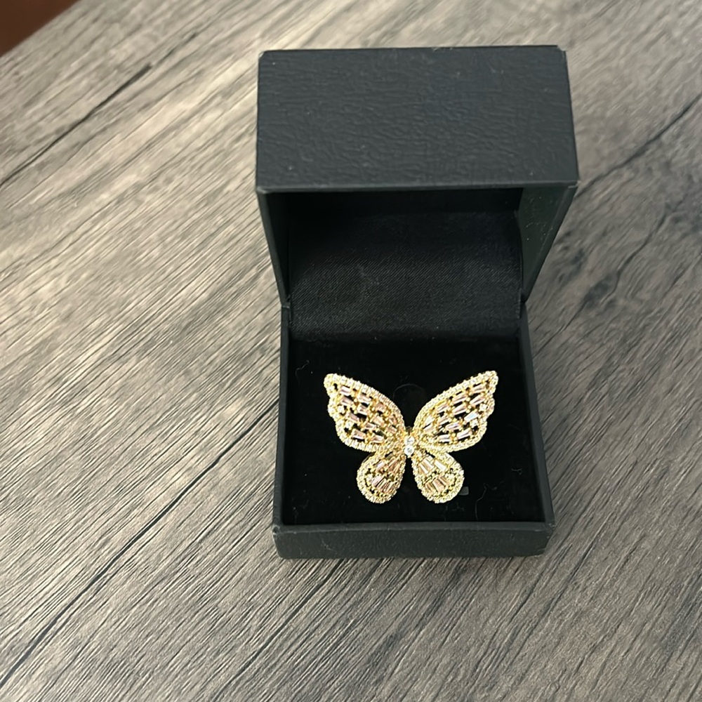 Butterfly ring